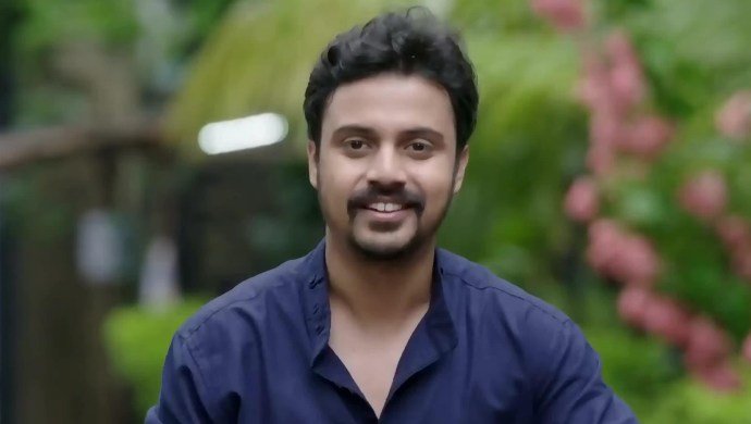 Virajas Kulkarni Aka Maza Hoshil Na's Aditya Has Cast His Spell Not Only On Sai But Also On Us! Watch Video - ZEE5 News