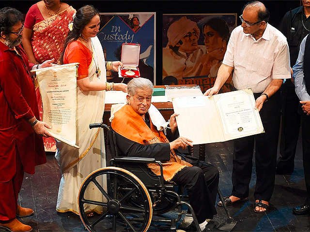 Shashi Kapoor receives Dadasaheb Phalke Award